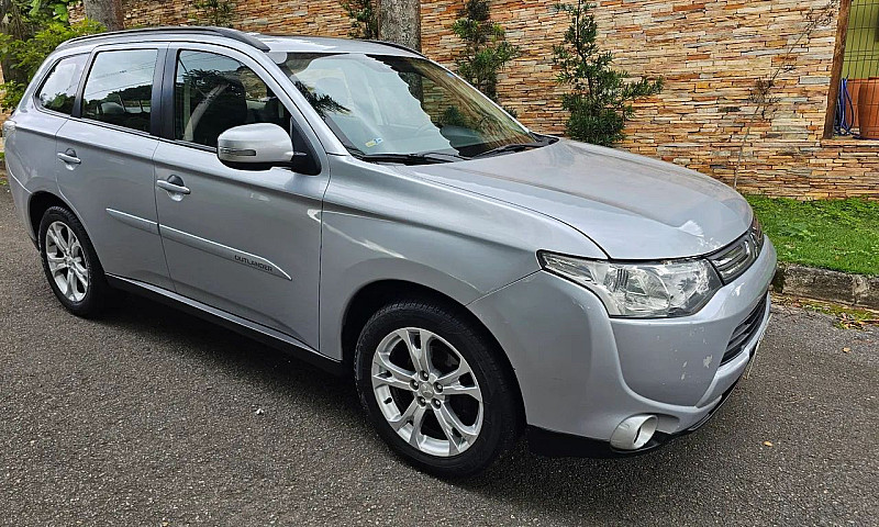 Mitsubishi Outlander...