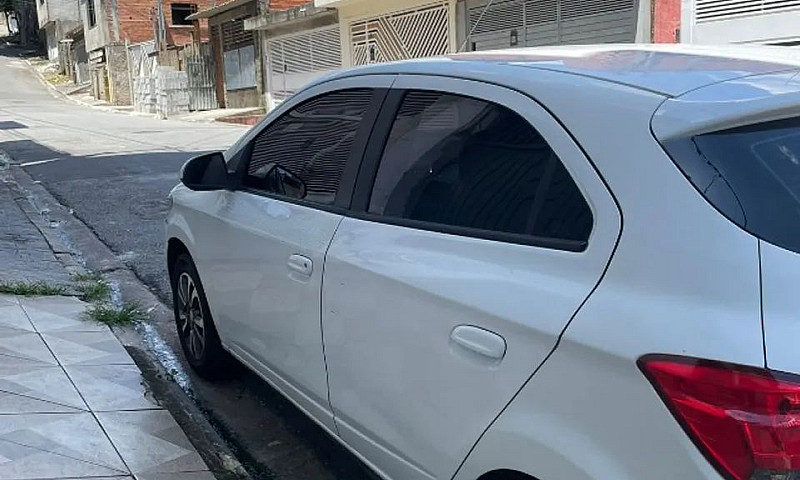 Chevrolet Onix Hatch...