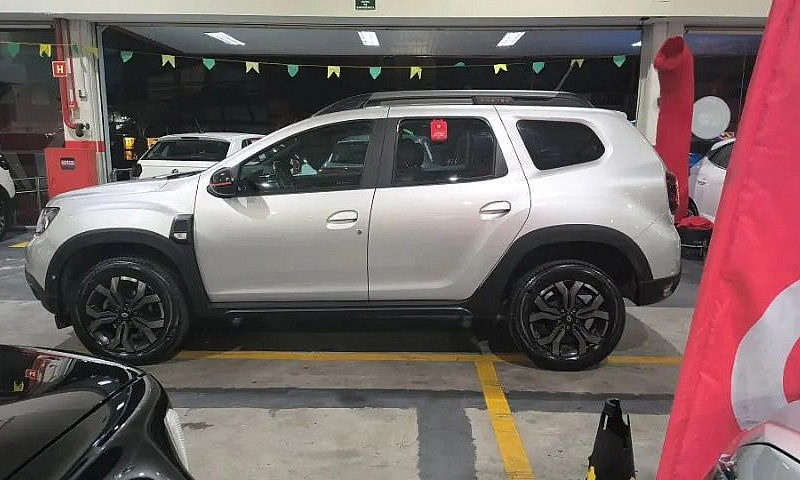 Renault Duster Iconi...