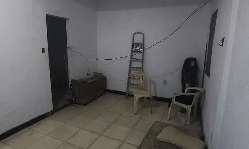 Vendo Uma Casa A Um ...
