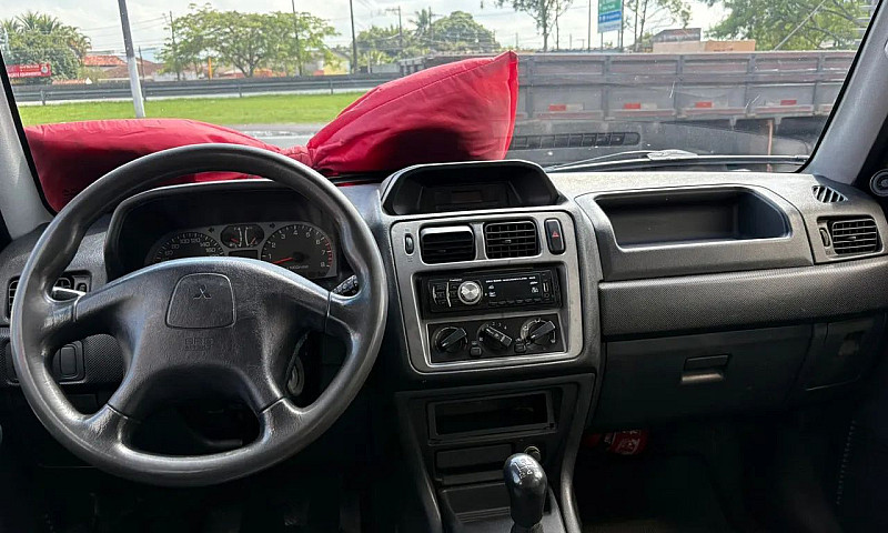 Mitsubishi Pajero Tr...
