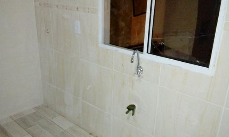 Alugo Casa Fundos No...