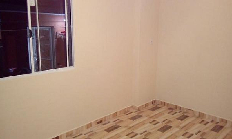 Alugo Casa Fundos No...