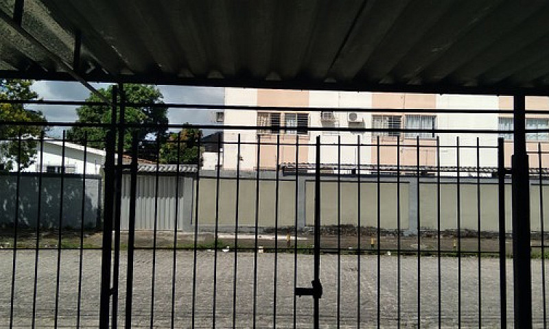 Aluga-Se Um Apartame...