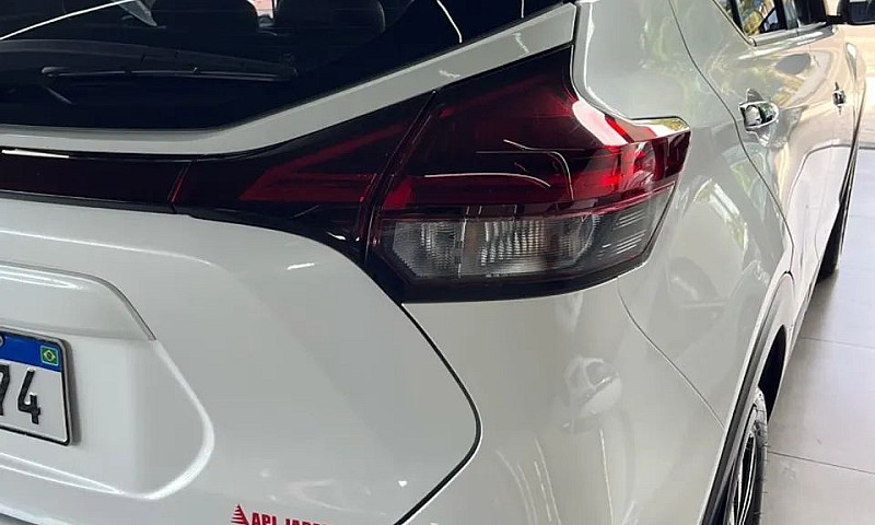 Nissan Kicks Exclusi...