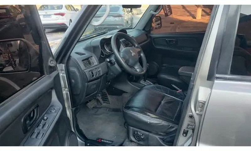 Mitsubishi Pajero Tr...