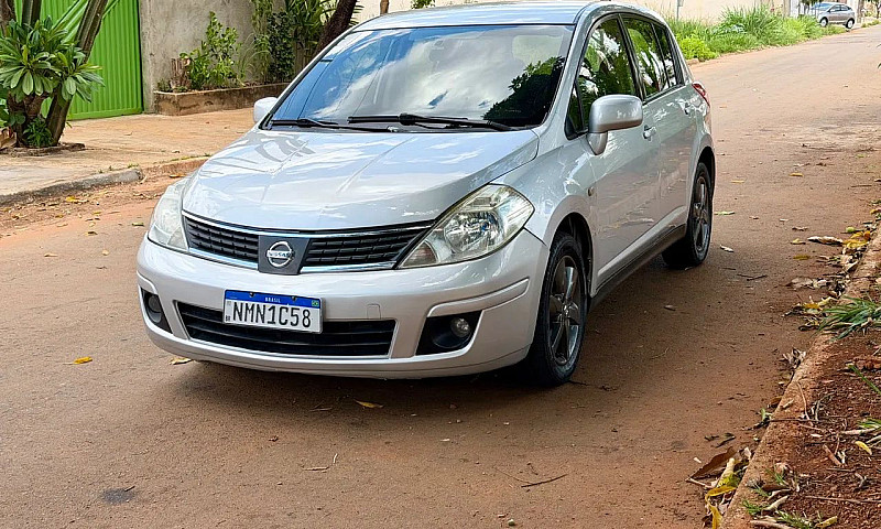 Nissan Tiida S 1.8/1...