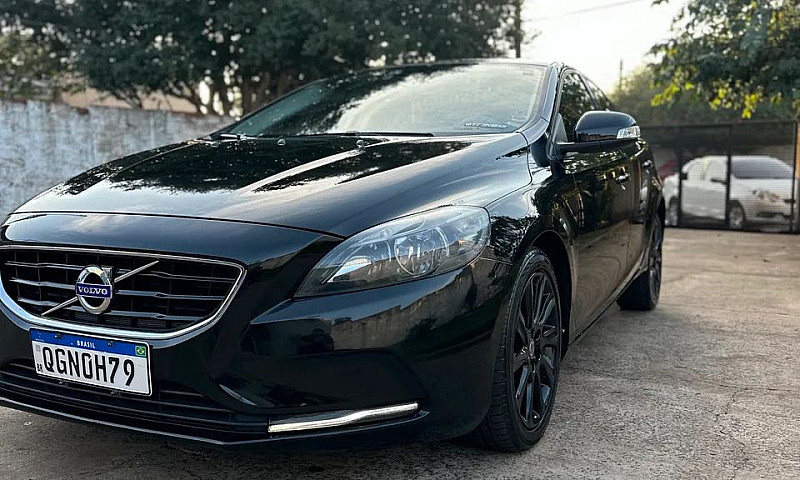 Volvo V40 T-3 Kineti...