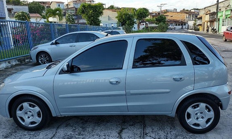 Vendo Corsa 2012...