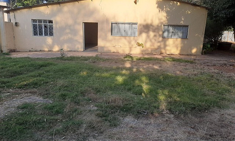 Linda Chácara Dentro...