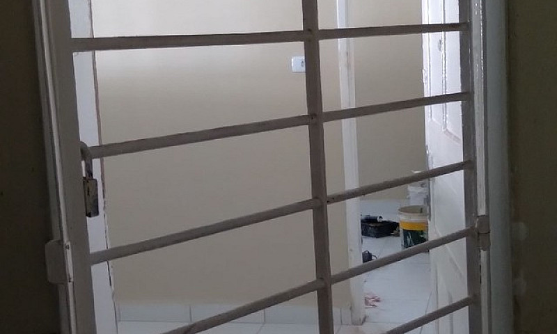 Aluga-Se Um Apartame...