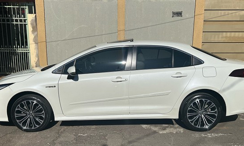  Corolla Altis Hybri...
