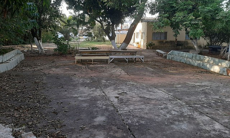 Linda Chácara Dentro...
