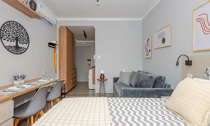 Studio Mobiliado 200...