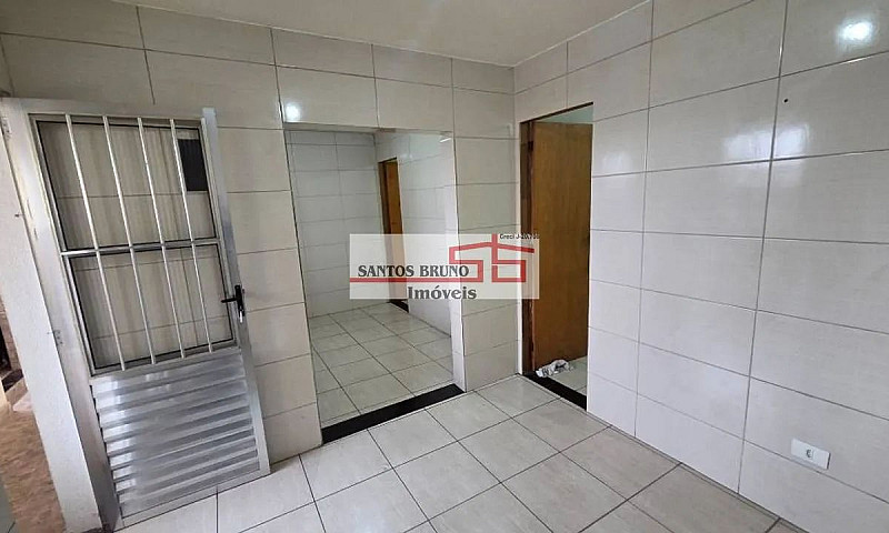 Casa Com 2 Dormitóri...