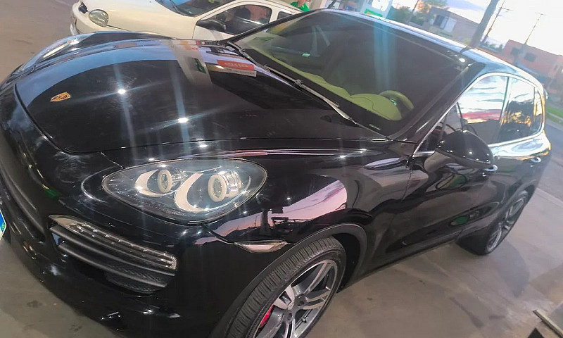 Porsche Cayenne S 4....