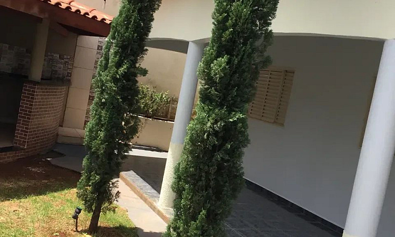 Aluga-Se Casa Térrea...