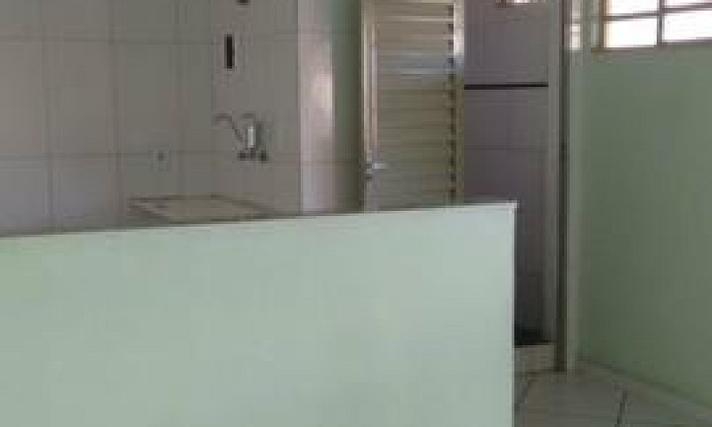 Aluga-Se Casa...