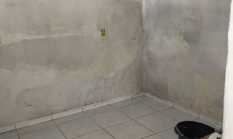 Vende-Se Quartinho M...