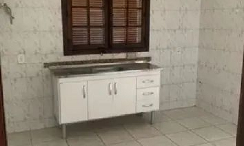 Casa Comercial Estra...