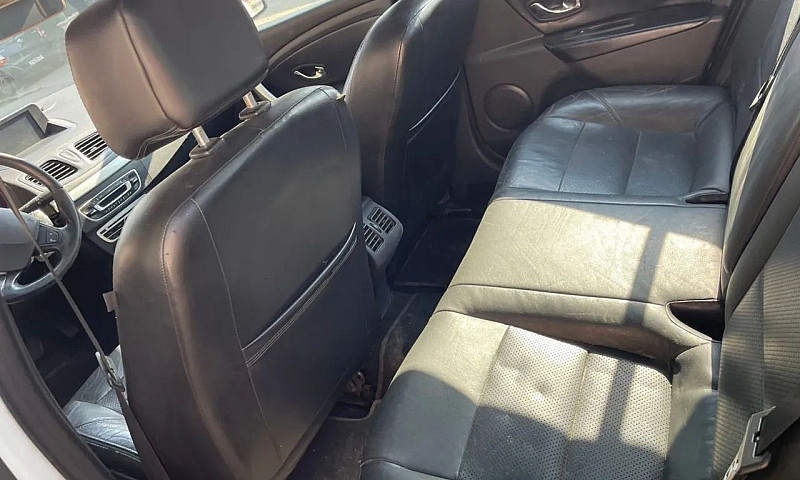 Renault Fluence Sed....