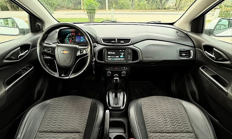 Chevrolet Onix Hatch...