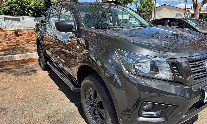 Nissan Frontier Atta...