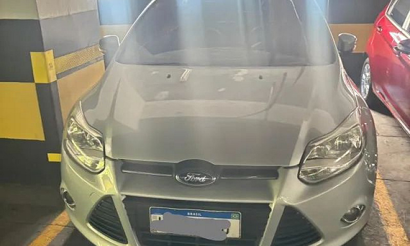 Ford Focus Sedan 2.0...