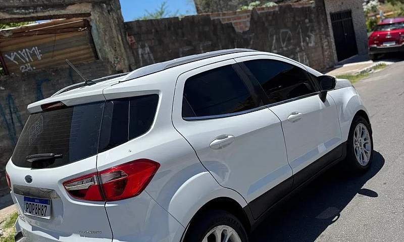 Ford Ecosport Titani...