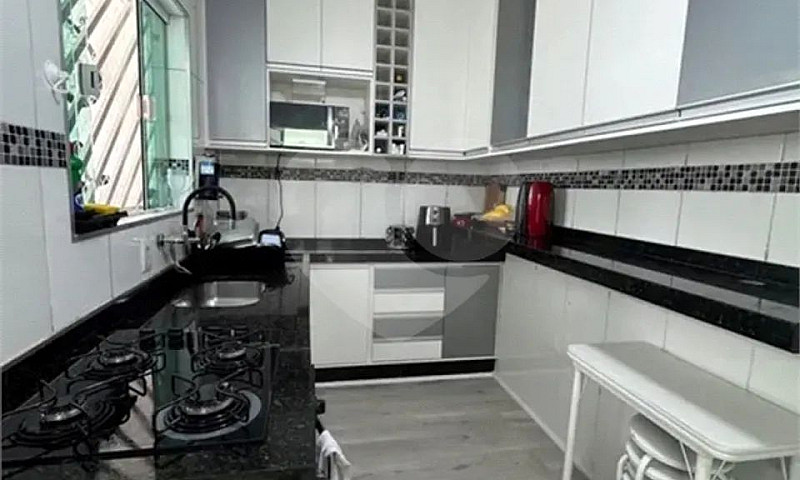 Casa Com 2 Quartos À...