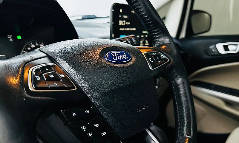 Ford Ecosport Titani...