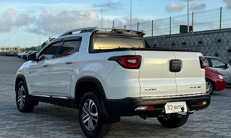Fiat Toro Volcano 2....