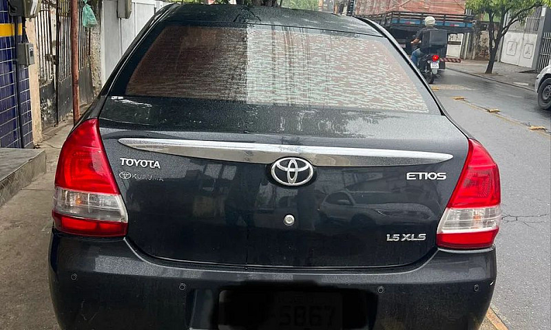 Toyota Etios Xls Sed...