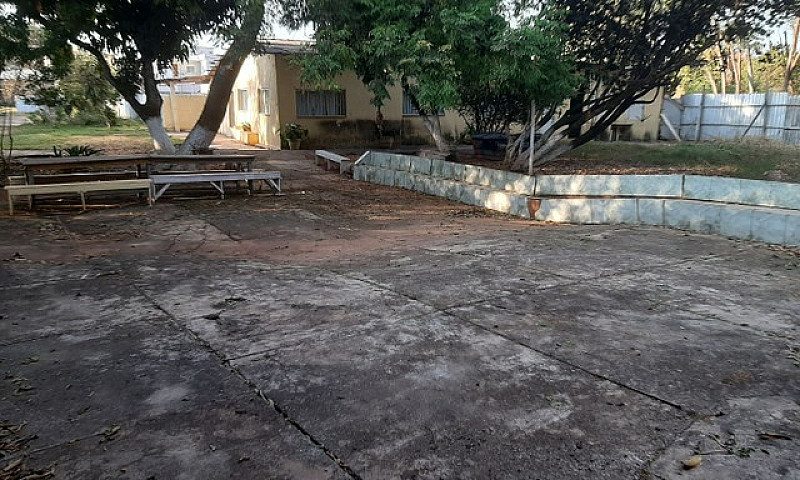 Linda Chácara Dentro...