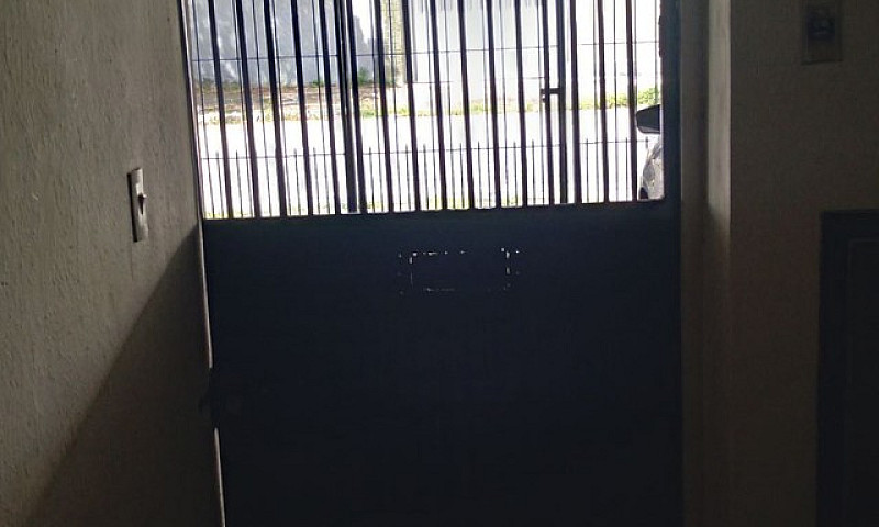 Aluga-Se Um Apartame...