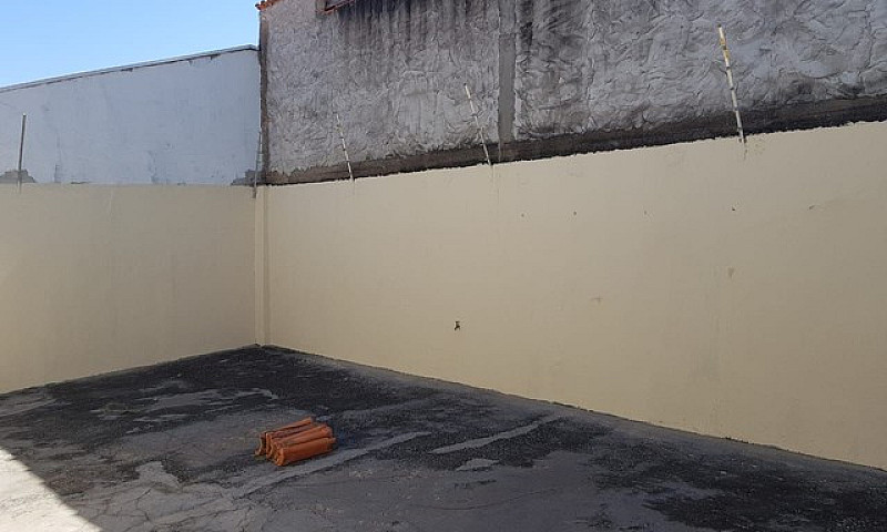Casa Em Rua Fecahada...