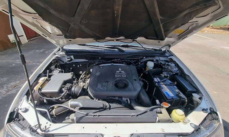 Vendo L200 Triton 11...