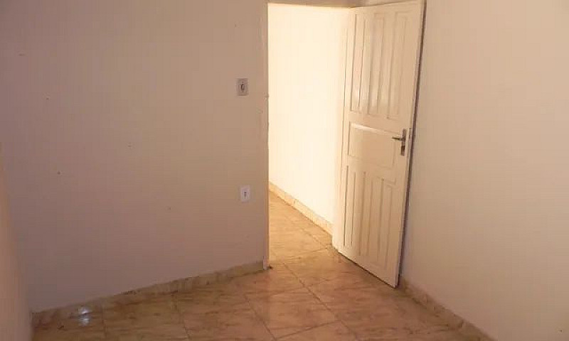 Casa Com 2 Dormitóri...