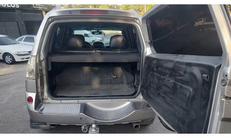 Mitsubishi Pajero Tr...