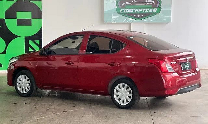 Nissan Versa S 1.6 1...