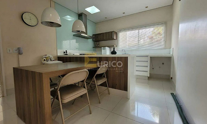 Casa Em Condomínio À...