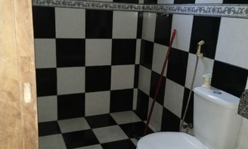 Vendo Uma Casa Grand...