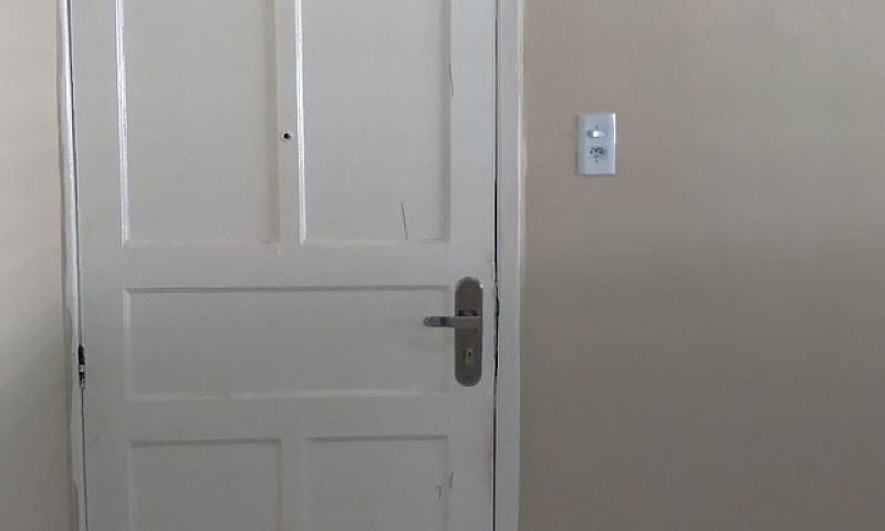 Aluga-Se Um Apartame...