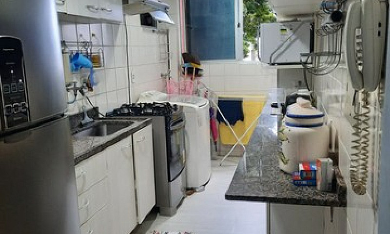 Apartamento Recém Re...