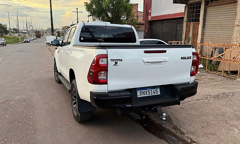 Toyota Hilux 2021 ...