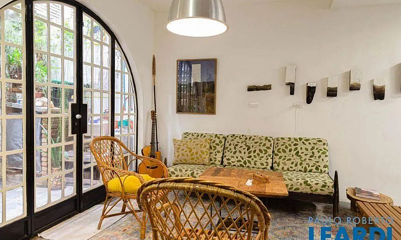 Casa Assobradada - P...