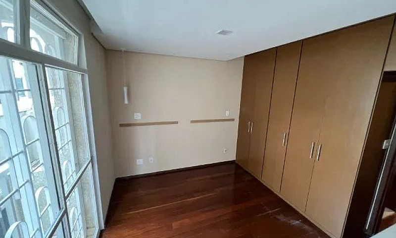 Apartamento Área Pri...
