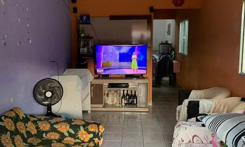 Vende-Se Casa Primei...