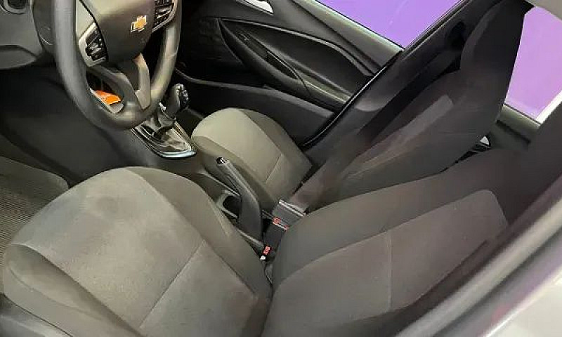 Chevrolet Onix Hatch...