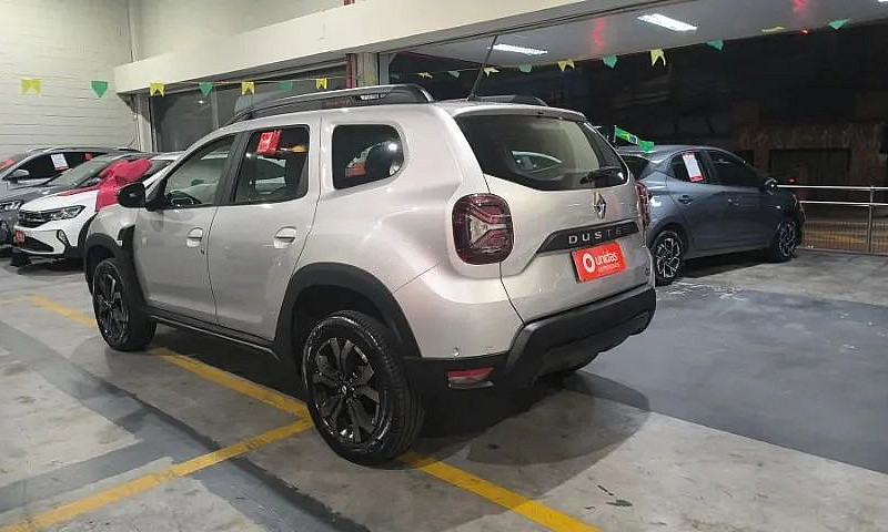Renault Duster Iconi...